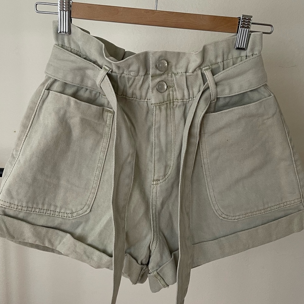 Sage denim shorts🤩